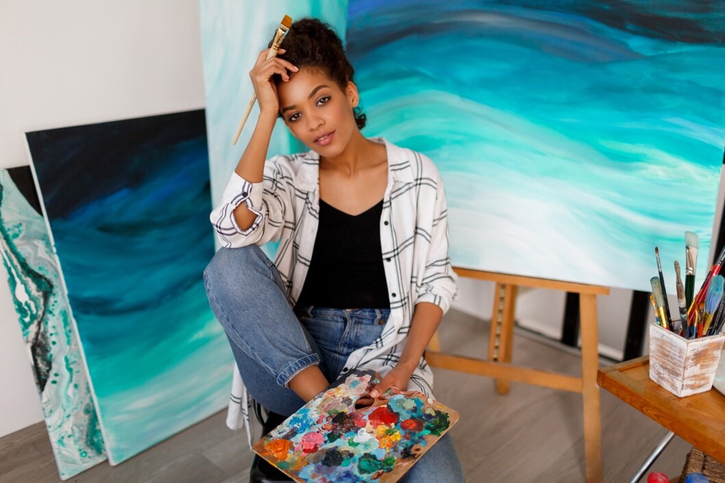 young-moroccan-woman-painting-hobbies