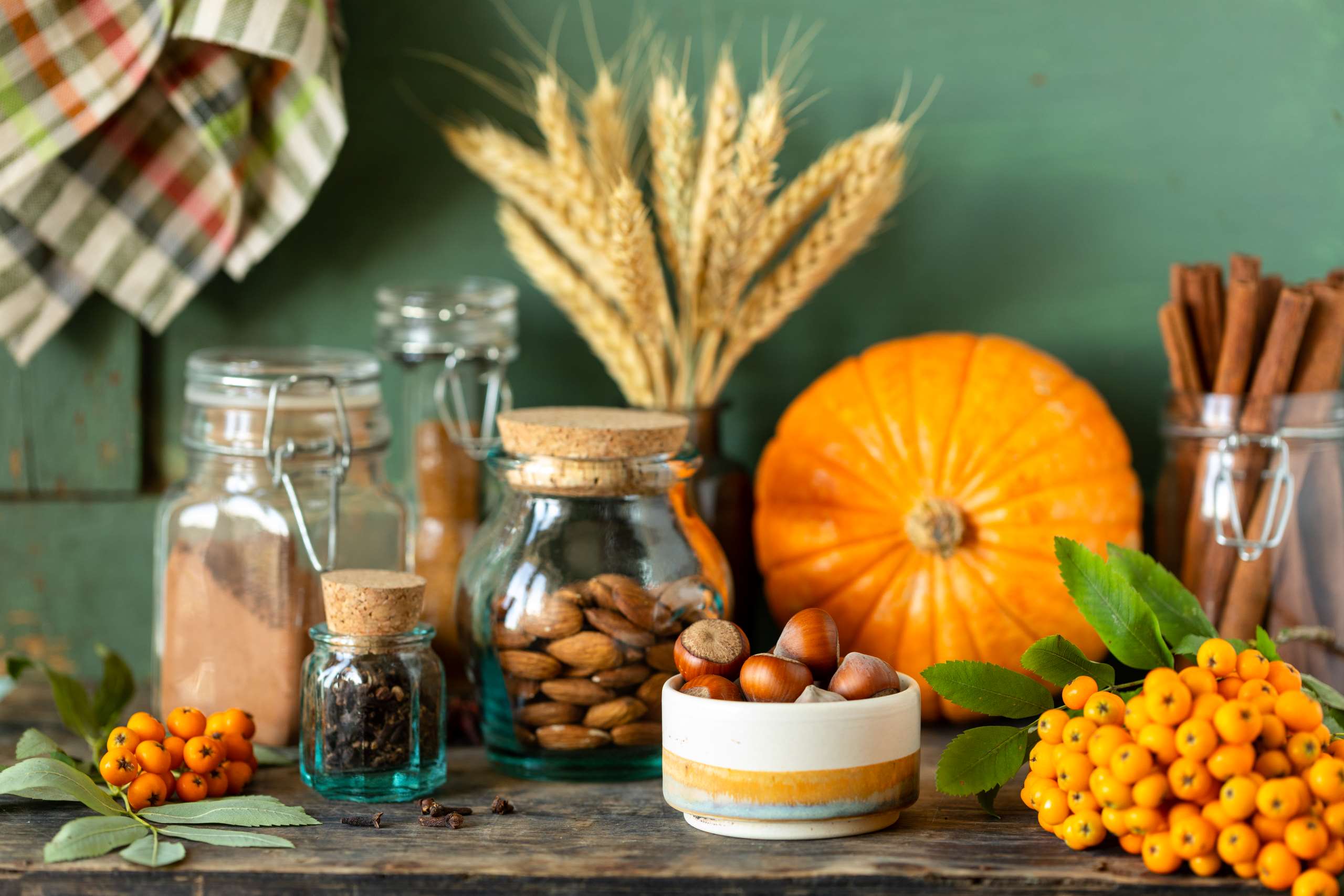 spices-making-homemade-autumn-pastries